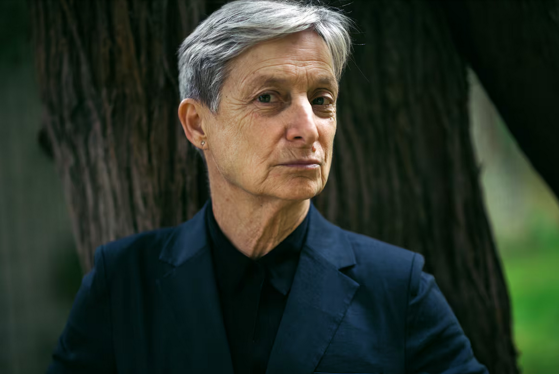 Judith Butler fotografiada para 'Ideas' en el Jardín de Luxemburgo, París, este 30 de abril.